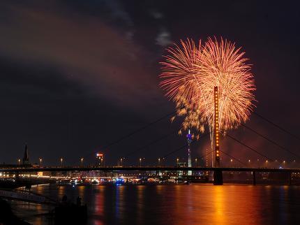 Schifffahrt zum Japan-Tag-Feuerwerk auf der MS Riverstar