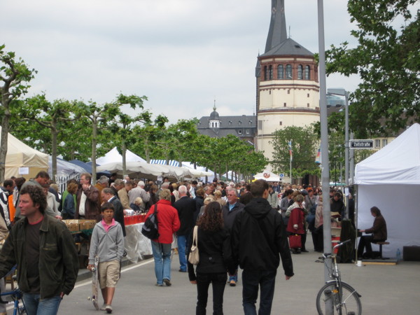 Büchermeile in der Düsseldorfer Altstadt